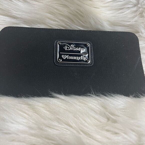 Disney Loungefly Alice In Wonderland Evil Queen Ursula.synthetic Black suede. - Picture 3 of 10